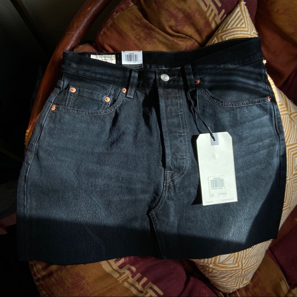 Levi's Black Denim Skirt - Picture 4 of 7